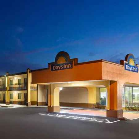 Days Inn by Wyndham Shelby