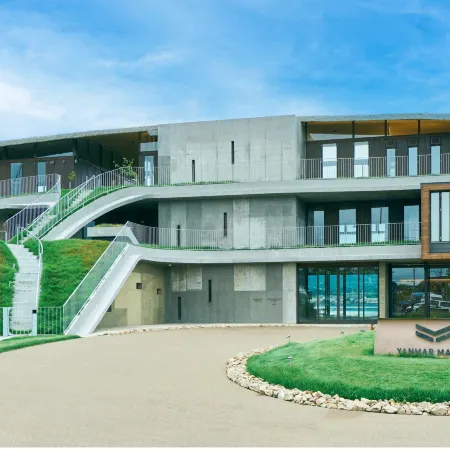Yanmar Sunset Marina Clubhouse&Hotel