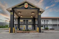 Super 8 by Wyndham Millbury/Toledo Các khách sạn ở Xã Lake