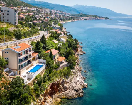 Marina Hotels in Vratarusa