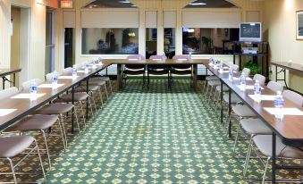 Holiday Inn Express Irwin (PA Tpk Exit 67)