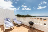 Apartment near the beach, big terrace with nice sea views, wifi and parking.