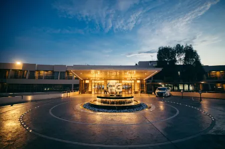 Pulse Grande Hotel Putrajaya Отели рядом с достопримечательностью «Masjid Tuanku Mizan Zainal Abidin (Masjid Besi)»