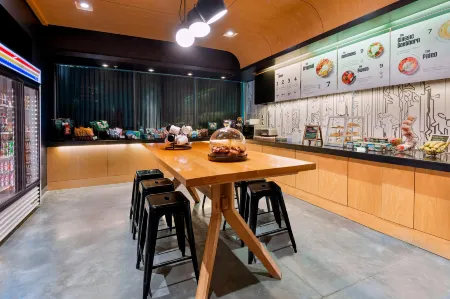 Aloft Jacksonville Airport