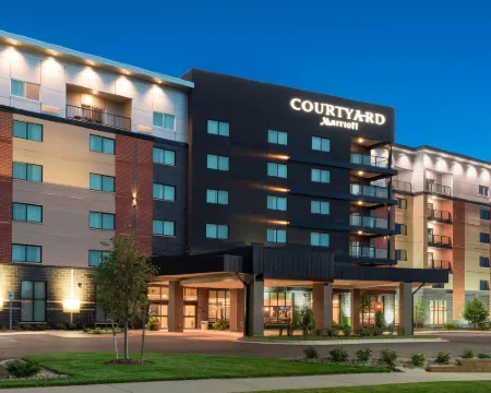 Courtyard Mt. Pleasant at Central Michigan University Hotels in Mount Pleasant