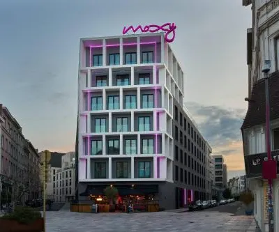Moxy Brussels City Center Отели рядом с достопримечательностью «Станция метро Trone»