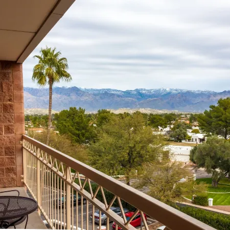 Embassy Suites by Hilton Tucson East