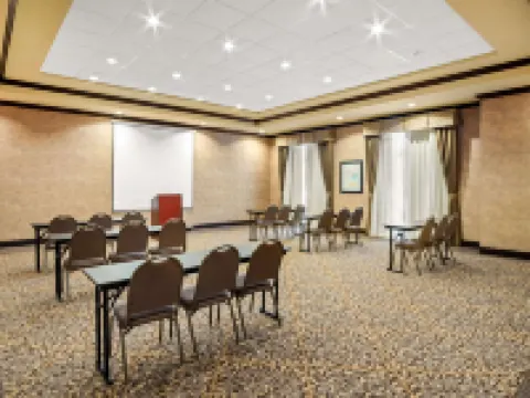 คอมฟอร์ตสวีทส์ ฟริสโก โรงแรมในฟริสโก