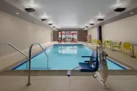 Home2 Suites des Moines at Drake University - Pools