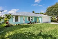 New Construction- Hot Tub - 1.3m to Beach, 2 KING Beds.