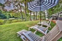 》Stunning Memphis Lake Front Home《