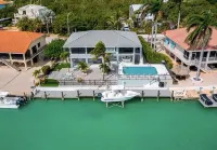 Family & Pet-Friendly Duck Key Home – Heated Pool, 90’ Dock, Ocean Access Hotels in Duck Key