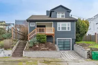 Spacious 9BR Ballard Craftsman perfect for groups 발라드 호텔