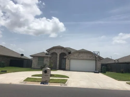 Charming 3-Bedroom Retreat in Prime Neighborhood SPI /SPACE X
