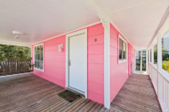 Fun cottage in a fantastic Gulf Shores location!  Close to the beach!