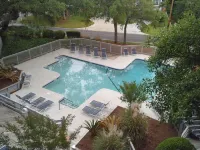 NEED TO GET AWAY? UPDATED CONDO 1 BLOCK TO BEACH