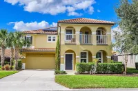 Serenity@Solterra - A modern 6 bed 4 bathroom home on the famed Solterra Resort