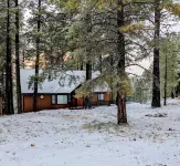 5Br Flagstaff Cabin • Deck • Games • 1 Acre• Hiking