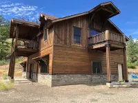 4 bed 3 bath cabin at Holter Lake by Wolf Creek Craig. Fishing, pool table, fun!