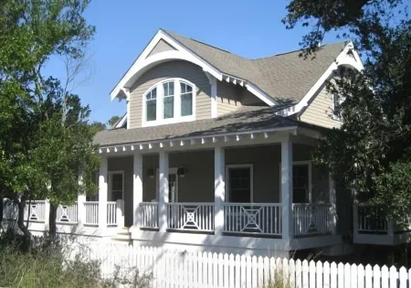 Classic Bhi Home, Ideal for 2 Families, Easy Beach Access