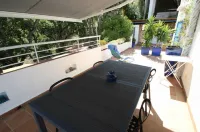 Beach House en Triplex a 5 Minutes de la Plage Hotels in Roses