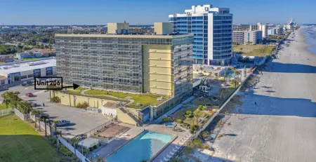 Beach 🏝️ Retreat - Ocean 🌊 front Pool & Tiki Bar 🍹