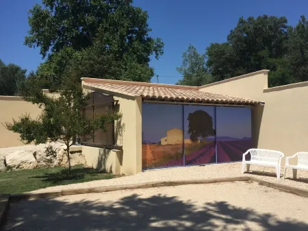 Maison Avec Grande Piscine Individuelle Отели в г. Нов