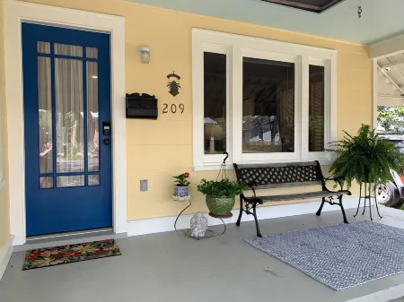 Located in the heart of Breaux Bridge historic district, perfect for all events.