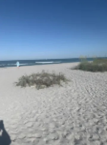 Venice Island Beach Retreat. 5 min walk to close beach-downtown. 1 minute by car