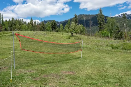 Peaceful chalet, 30 min to Glacier NP, views of Flathead Valley, Heaven on Earth