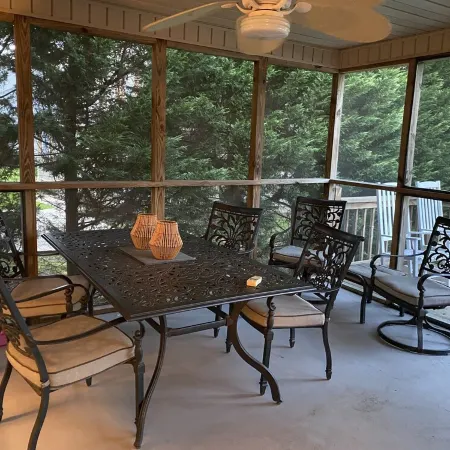 Year Round Waterfront Lakehouse - Whitt's End