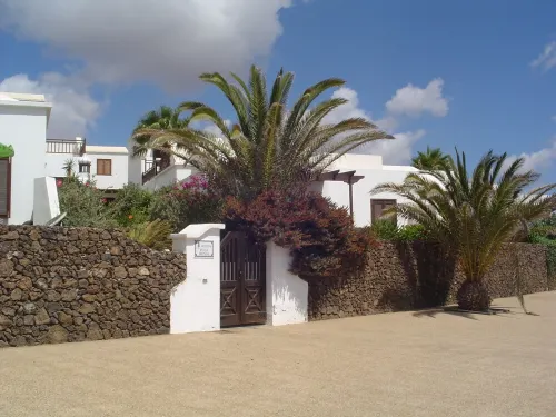 Super Apartment. Fantastic Private Complex Directly by the Sea/Pool/Glass Fibre Internet