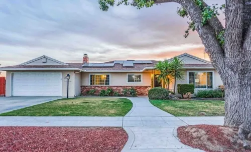 Fresno State 4BR/2BA+Private Pool +Game Room+ Gym!