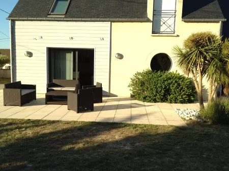 Seaside house 8 people, garden, 2 volcanoes and 4 bikes (2 with baby carrier) Internet