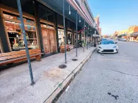 The Landing at Main Street Suites: Cozy apartment in downtown Van Buren, AR