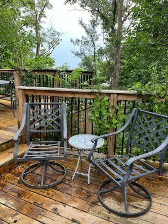 Sweet Stay By-The-Lake in Michigan City with AC, WiFi