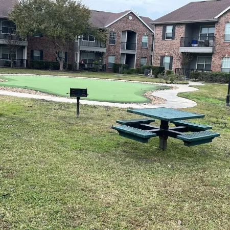Hidden Gem in Spring, TX / Free Parking / Trail/ Traveling Professionals Welcome