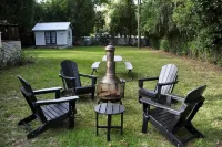 Pet Friendly Historic Downtown Bungalow with Fenced In Yard! - Boutique