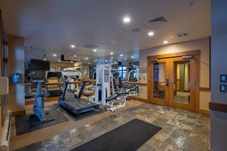 Ski-in/Ski-Out Luxury 4 Bed Penthouse - Late Summer and Fall Specials!