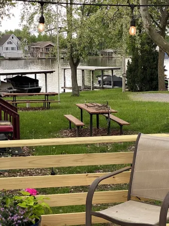 Ptoobies Place- waterfront cottage with boat dock & NEW deck!