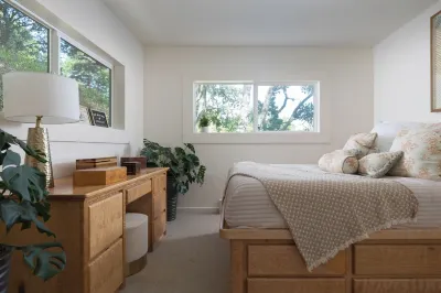 Beautiful Garden Cottage at JAR Farms with use of private beach, pool, orchards 브렛 하트 공원 주변 호텔