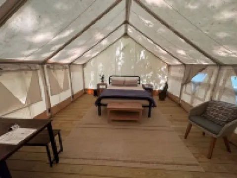 Valley Overlook, in heart of Cuyahoga Valley National Park - Glamping Tent S1