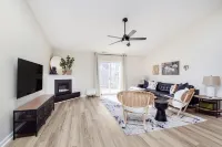 Westfield Home 3 Br + 2.5 BA + Office + Loft + Yard.