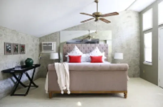 Heroes Boulevard House with room for up to ten