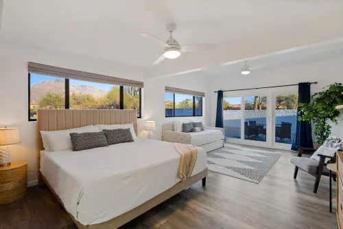 Catalina Foothills, Modern, Heated Pool, Spa, Views, Sleeps 16