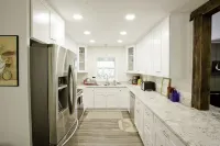 Bamboo Grove - Spacious, elegant, cozy, and convenient