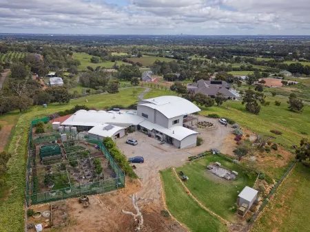 Magnificient Four Bedroom Home, Amazing Views Отели в г. Баскервилл