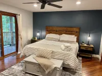 Private Forest Road to Upscale Lodge w/ Hot Tub, Sauna, Golf Cart, Bocci Court
