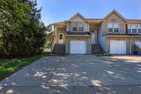 Olathe sleeping Beauty 3bdr And 2 baths