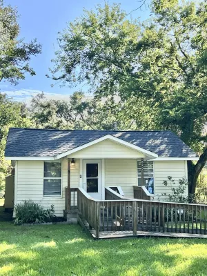 Short walk to the BEACH!🏖-Minutes to Casinos-Biloxi-Long Beach